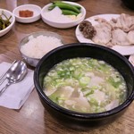 본전돼지국밥 - 料理写真:돼지국밥 (テジクッパ）7000₩
