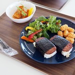 ガーリッシュ - スパムおにぎりと海老ポップ