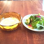 ブリコラージュ ブレッド アンド カンパニー ダイニング・カフェ - ヴィジソワーズにトッピングされているじゃがいも皮のパウダーが、風味を引き立てていて。一味また違ったおいしさが楽しめました。(^ー^)　20180828