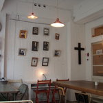 3+ - 店内（１１年８月）