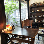 月と - 店内の一角('18.7月下旬)