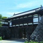 停車場ガーデン - 大手門