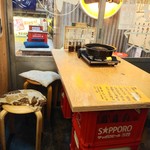 羊肉酒場 悟大 - テーブル席はこんな感じ