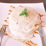 ハナハナカフェ - マカダミアソースのパンケーキ