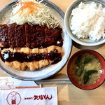 名古屋名物 みそかつ 矢場とん - このセットで1600円はかなりお得！