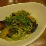 八尋 - パスタ(ジェノバ＝バジル味)
