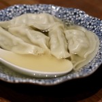 餃子とスパークリング バブルス - 水餃子