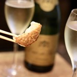 餃子とスパークリング バブルス - 餃子とスパークリング