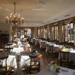 Hotel Luna Mondschein - 朝のレストラン