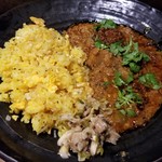 SPICY CURRY 魯珈 - カレーおじさん＼(^o^)／×魯珈コラボ炒飯カレープレート＋激辛ラー油