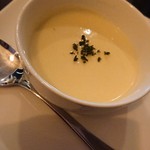 ブラッスリー プティ モンタニュ - サツマイモの冷製スープ。
      さっぱりとした良い味!(^^)!