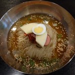 大花 - 韓国冷麺（700円）