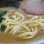 ラーメン六角家 - 麺