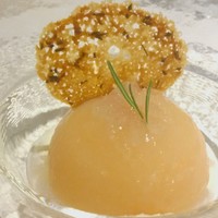 フランス料理 ル・クール - 桃のコンポート ローズマリー風味のアイス添え