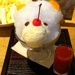 Cafe M/N - 氷ぜんざい しろくま (イチゴ) ￥1,000