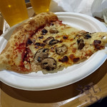ルイズ N.Y. ピザ パーラー - 『クアトロチーズ ～4種のチーズ＆ハチミツ～  』  790円　USJ  ルイズ N.Y. ピザ パーラー
