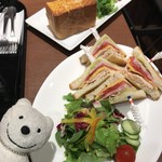 DONQ - トーストサンドセット Toast Sandwich Plate with Grilled Chicken and Bacon、厚切りトーストセット Thick Toast Plate