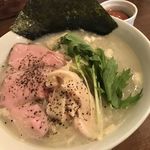 コジーナ邸 鶏白湯ラーメンと豪快な居酒屋料理＆鍋 - 