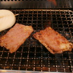 山形牛ステーキ＆焼肉 かかし - 焼く③.JPG