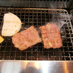 山形牛ステーキ＆焼肉 かかし - また焼く⑤.JPG