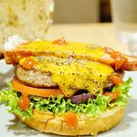 Virejji Vangado Daina - ペッパー &チェダーメルトバーガー180g 1780円