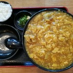 うどん居酒屋 江戸堀 - 上下2層構造の溢れるボリューム！鶏卵カレーうどん税込み910円