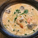 タイ屋台料理＆ヌードル オシャ - トムヤムヌードル