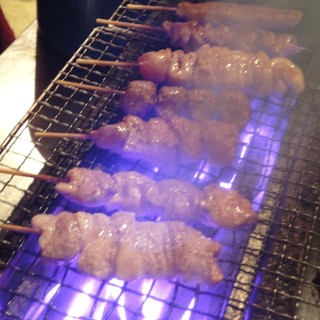 [Grilled skewer] where each skewer is carefully skewered. A la carte dishes that go well with alcohol are also available◎