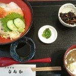 お食事処 しんわ - 海鮮丼（セットで1,000円）