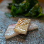 寿司栄 - 2018.8 シマアジ1週間熟成 藁炙り