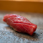 寿司栄 - ボストン本鮪天身（赤身）ヅケ