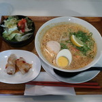 Kafe Momoyama Nanajuuhachi - 