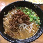 麺 まる井 - ちょいの肉味噌は混ぜる前にそのままで一口どうぞ