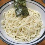 麺 まる井 - 綺麗な白色、正に純白。