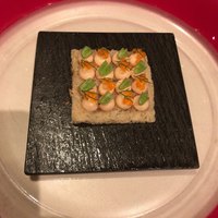 ラ・グランターブル ドゥ キタムラ - アミューズ
                  食べにくいんです。フィンガーフードにしては大きいし…クリームはサーモン？