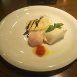 コスモス - 食後にオシャレなものが出て来てビックリしました