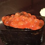 鮨みなと - イクラ。絶妙な塩味