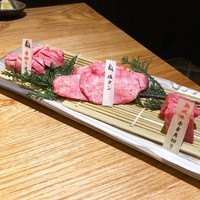 炭火焼肉 牛仁 一番町本店 - 