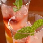 Dining Bar Aquavit - カクテルは、常にフレッシュな物を取り扱っております。