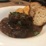 旬菜バール リカリカーレ - 牛スネ肉の赤ワイン煮込み