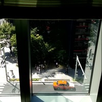 盤古殿 コレド日本橋店 - 窓からは日本橋交差点を見下ろせます