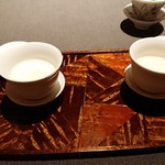 茶禅華 - 杏仁豆腐温かい　冷たい