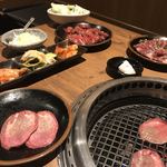 A5山形牛一頭買い焼肉くろべこ - 