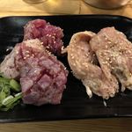 炭火焼肉ホルモン 徳臓 - カッパハーフとサービスで頂いたせせり