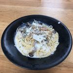 above GRILL & BAR - キノコのクリームパスタ。エノキがスープを飛ばしてくる。