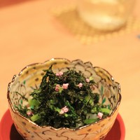 お料理 とみやま - こぶ締めが敷かれています