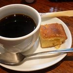 フィゲラス - コーヒーにパウンド