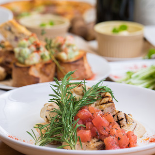 그날의 추천 메뉴는 매장 내 보드에서 확인하세요.