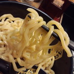 剛性が強く、弾力に富み、更に柔軟な伸びもあるしなやかなコシ