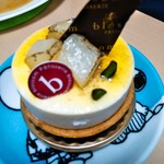 PATISSERIE blossom - 洋梨とピスタチオのタルト